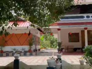 Budova, kde se ubytování v soukromí nachází + 4 fotografie