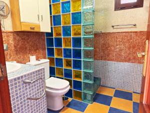 Et badeværelse på Atlantico Apartment