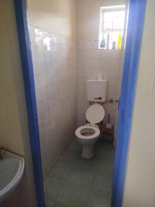 Ένα μπάνιο στο Northwood apartments