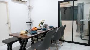 Φωτογραφία από το άλμπουμ του Modern Private Pool Villa in Sukhumvit σε Bangna