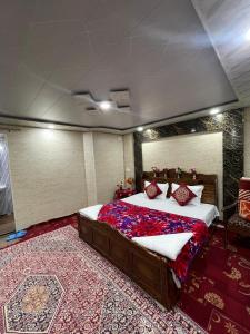 Φωτογραφία από το άλμπουμ του kashmir package group of houseboat in lake στο Σριναγκάρ