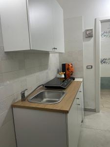 Η κουζίνα ή μικρή κουζίνα στο Casetta frm home