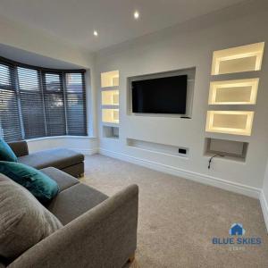 TV a/nebo společenská místnost v ubytování Woodville House By Blue Skies Stays