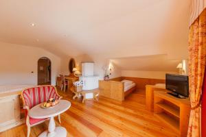 Μια τηλεόραση ή/και κέντρο ψυχαγωγίας στο Wellnesshotel Erica