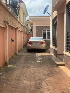 Imagine din galeria proprietății Steady Light 2BR Apartment - Independence II în Enugu