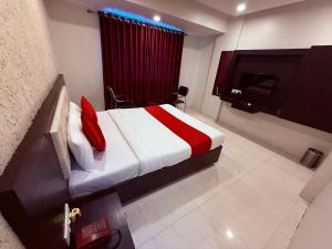 Gallery image of Hotel Arya Residency Rabale in Airoli