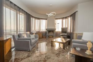 Χώρος καθιστικού στο Saronicos Gulf View in Anavissos