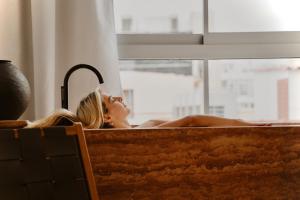 Φωτογραφία από το άλμπουμ του Ermou 18 Private Jacuzzi Apartment στην Αθήνα