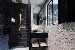 Vannituba majutusasutuses Rayz Eiffel +39 fotot