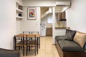 Η κουζίνα ή μικρή κουζίνα στο Manolia