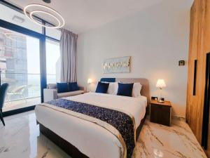 Postel nebo postele na pokoji v ubytování Snug Studio Near Cleveland Clinic & Downtown + 24 fotografií