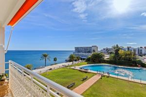 Bazén v ubytování NATuRaL BEACH HOME nebo v jeho okolí