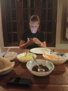 Φαγητό σε αυτός ο ξενώνας ή κάπου εκεί κοντά