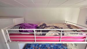 Postel nebo postele na pokoji v ubytování Relax Cozy Wellbeing Room Near train station