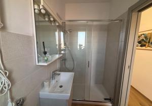 Ένα μπάνιο στο Casa Respiro di Langa