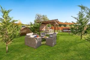 Κήπος έξω από το Lovely Home Margherita Private Pool&Green - Happy Rentals +39 φωτογραφίες