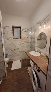 Ένα μπάνιο στο Pihenőház +14 φωτογραφίες