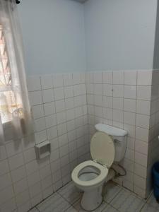 Koupelna v ubytování EcoCity Lodge