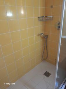 Koupelna v ubytování Résidence Vieille tour beach front senior access