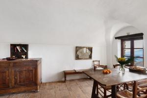 Fotografie z fotogalerie ubytování A Retreat With A View - Unità 2 v destinaci Berzi + 30 fotografií