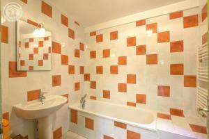 Koupelna v ubytování Le poulailler + 15 fotografií