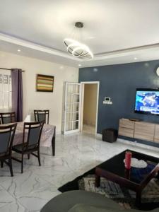 Μια τηλεόραση ή/και κέντρο ψυχαγωγίας στο Villa Deladem