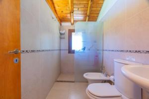 Koupelna v ubytování Cabañas Posada del Angel + 36 fotografií