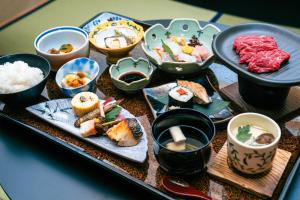 Jídlo v hotelu nebo okolí