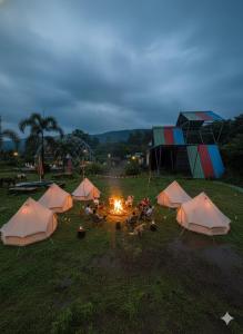 Loodusmaastik of the luxury tent lähedal