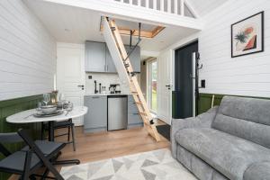 Kuchyň nebo kuchyňský kout v ubytování Private small house with sauna and terrace