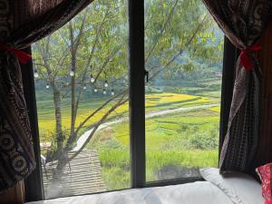 Κήπος έξω από το Bản Sù