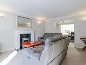 Posezení v ubytování 32 Abbey Gardens