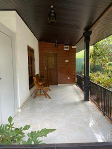 Un balcón o terraza en Dambulla Village Stay