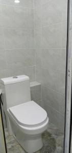 Ένα μπάνιο στο Alo Mutal hostel