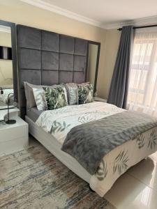 Ένα ή περισσότερα κρεβάτια σε δωμάτιο στο Casa Samprau