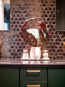 Fotografie z fotogalerie ubytování Lakefront Luxury - Kayaks - 4 Bedrooms - 3 Full Baths - Sleeps 8 v destinaci Avon Lake