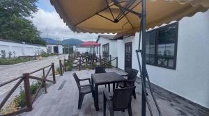 Peisaj natural din apropierea acestui hotel