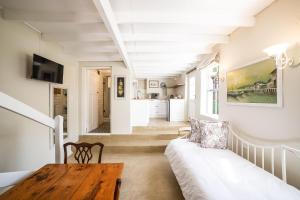 TV a/nebo společenská místnost v ubytování Nantes-vue