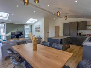 Gallery image of Isca Lodge - With Decking in Nawton