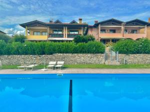 Πισίνα στο ή κοντά στο Sunshine luxury apartment +19 φωτογραφίες