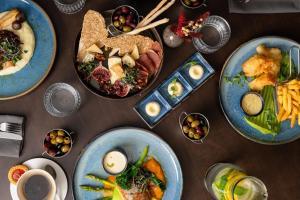 Φαγητό σε αυτό το ξενοδοχείο ή κάπου εκεί κοντά