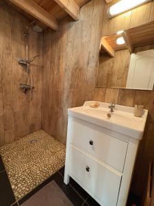 Koupelna v ubytování Jolie maison de village en pierre