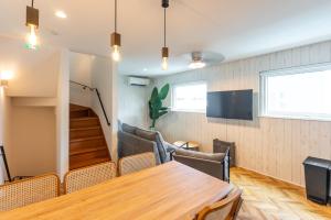 TV a/nebo společenská místnost v ubytování Grandioso Okinawa Villa Kin 2 - Vacation STAY 37331v