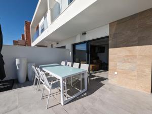 Balkón nebo terasa v ubytování R-40-A Lujo con jacuzzi