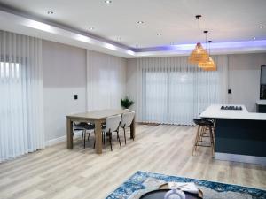 Posezení v ubytování Bokwe's Guest House- Cape Town