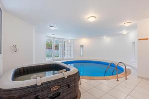 Πισίνα στο ή κοντά στο Black Dragon Haven