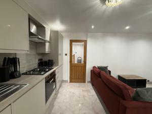 Köök või kööginurk majutusasutuses Bright & Stylish 3br Home Near Manchester Centre