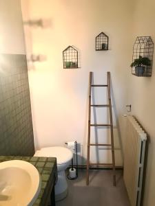 Koupelna v ubytování Gîte Naturma + 3 fotografie