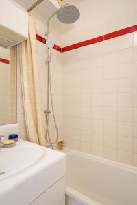 Ένα μπάνιο στο Studio lumineux et élégant au cœur de Lille +5 φωτογραφίες