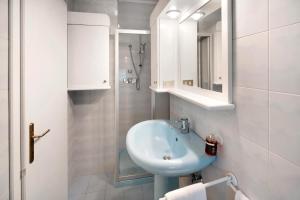 Ένα μπάνιο στο Ciasa Giorgina a Pozza di Fassa +15 φωτογραφίες